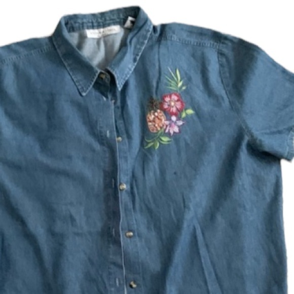Victoria Jones | Denim Chambray Button Down Shirt - Picture 2 of 11